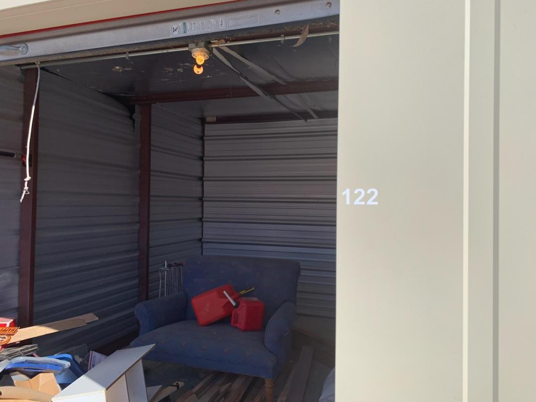 Storage Unit Auction in Bridgeton, MO at Love's Self Storage 612 ends